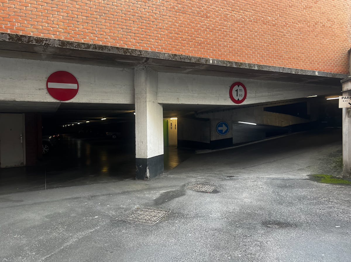 Autostaanplaats te koop gelegen in de Leopold Parking - foto 5