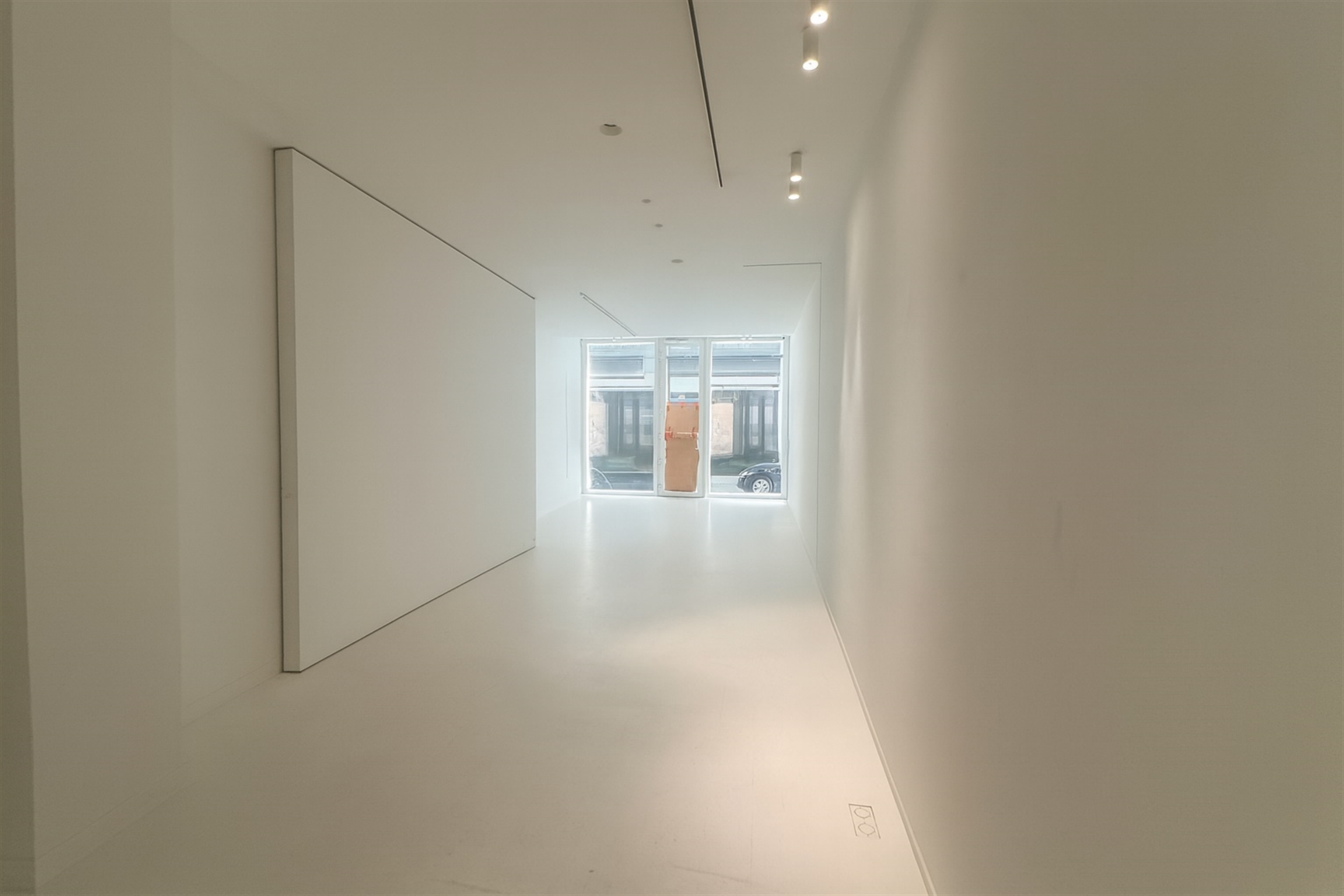 Commercial for rent in Brussels - photo 1