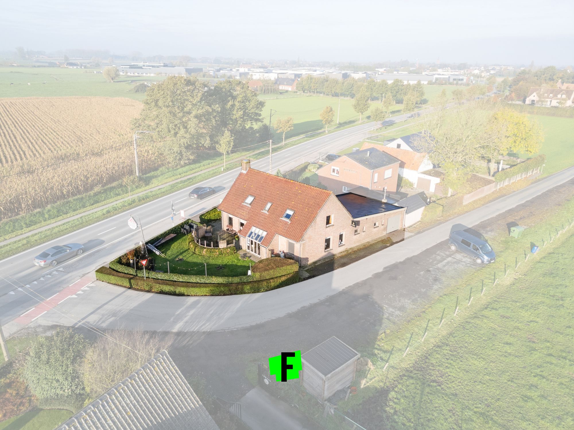 Handelspand met woongelegenheid op een commerciële locatie te Wingene - foto 2