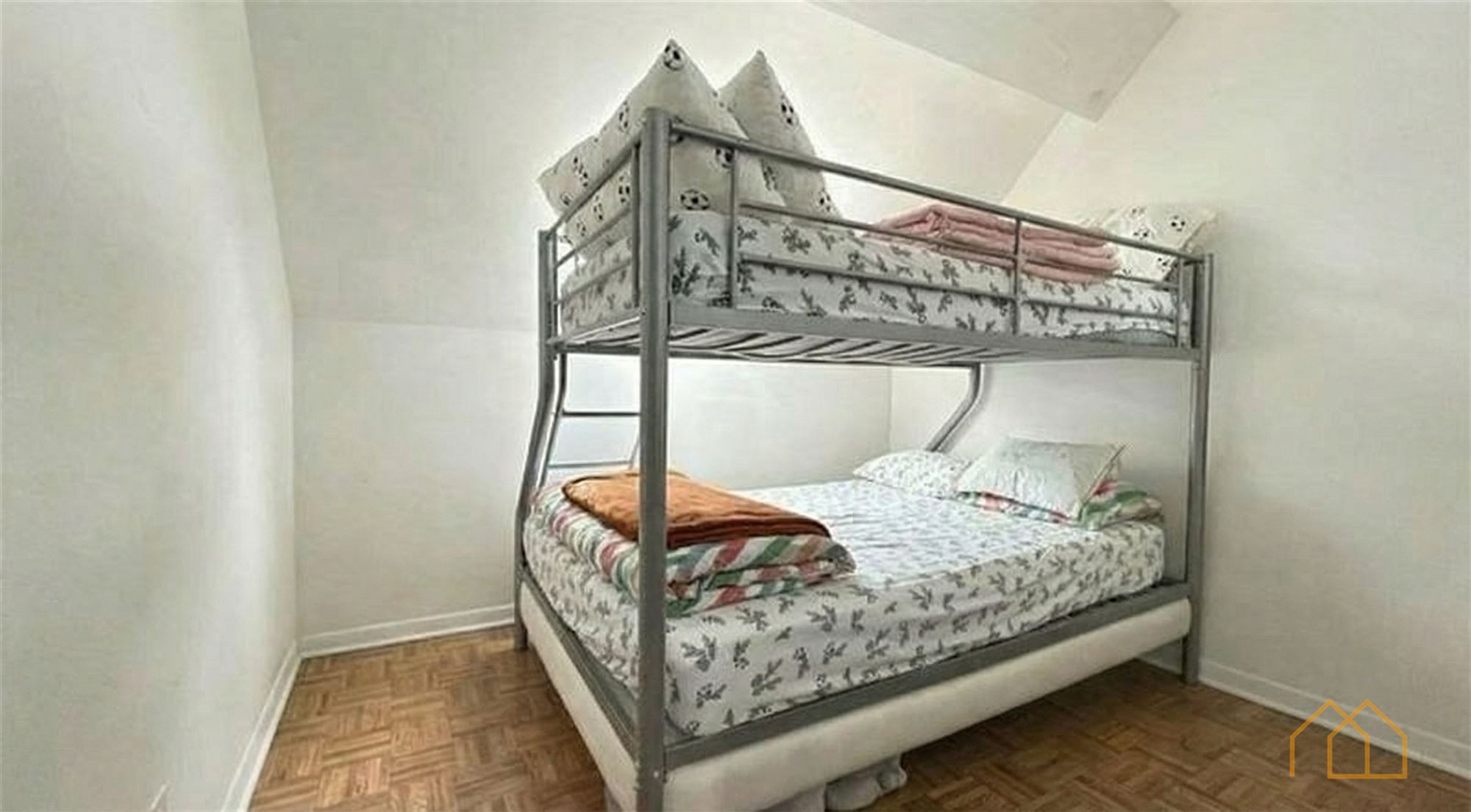 Dakappartement met 2 slaapkamers en parkeerplaats - foto 5