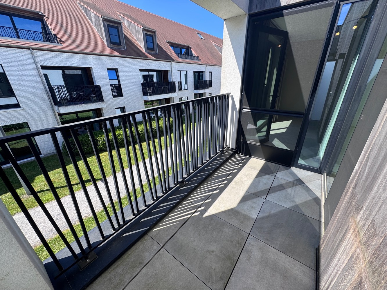 MODERNE ASSISTENTIEFLAT MET 1 SLPK EN ZUIDWEST GERICHT TERRAS! - foto 4