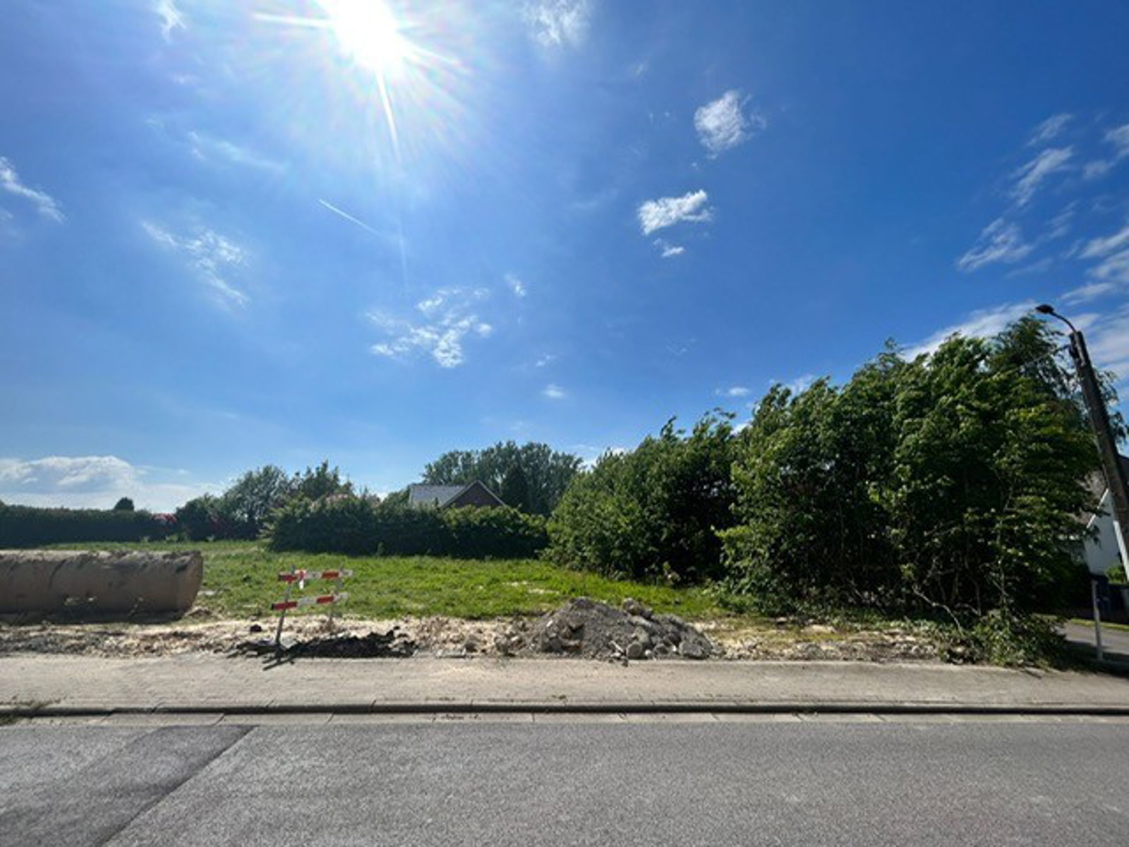 Perfect gelegen bouwgrond met bouwvergunning - foto 5