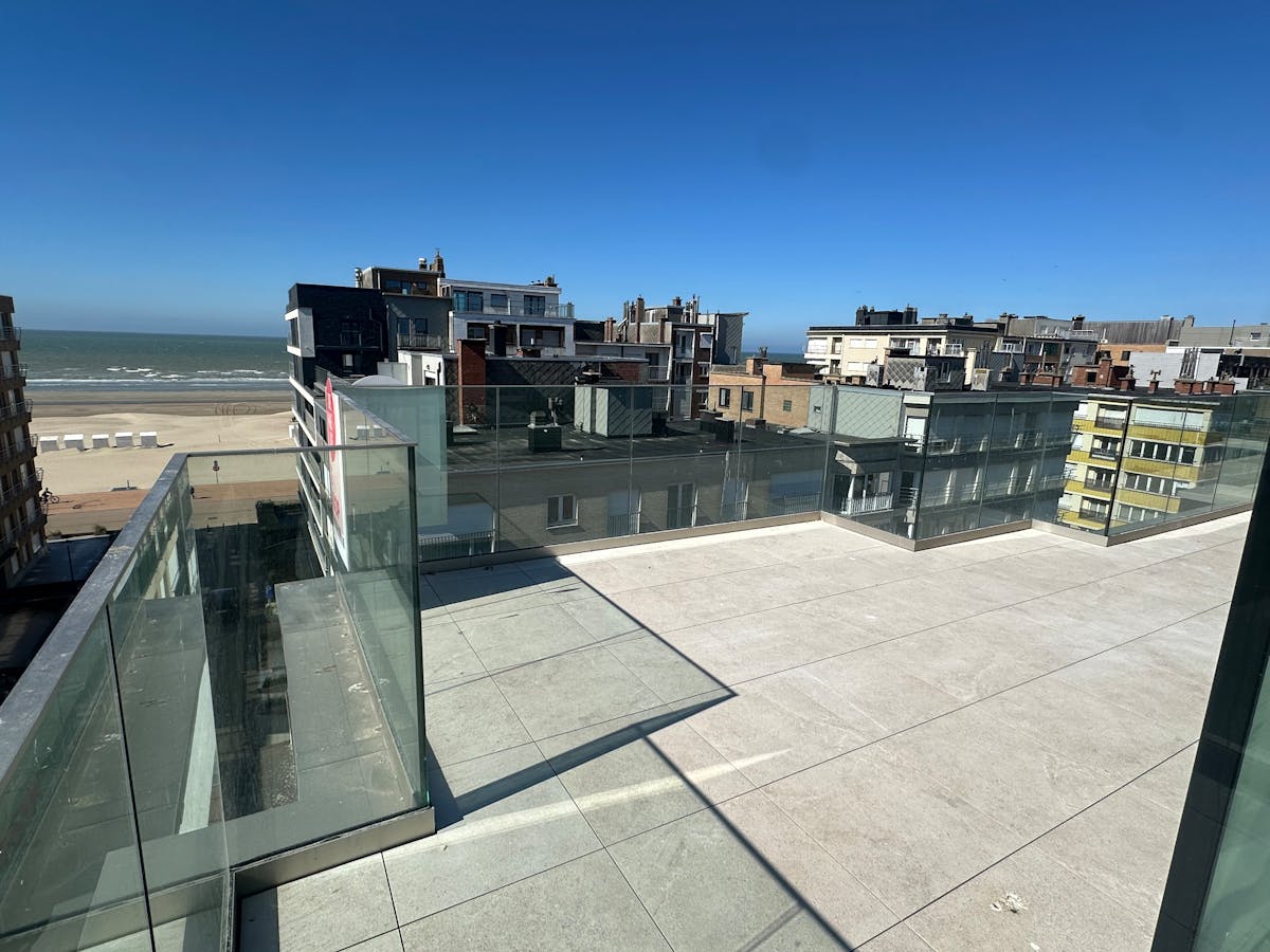 Exclusieve penthouse met 3 slaapkamers en frontaal zeezicht! - foto 2