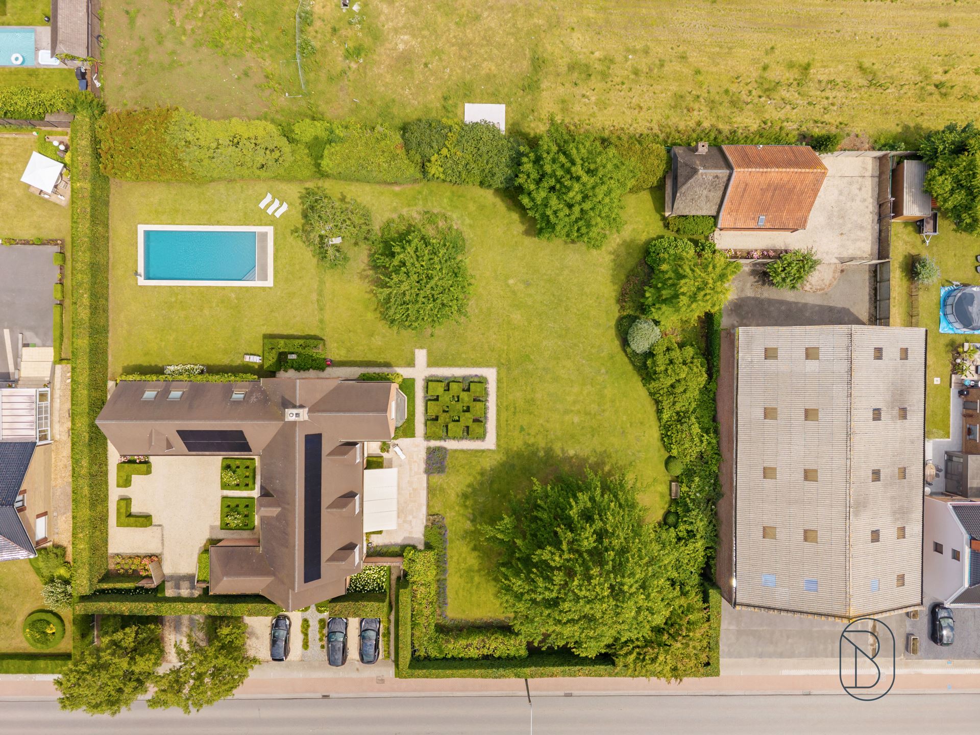 Private sales: For more information or to schedule a visit, visit sophie@immobeguin.be