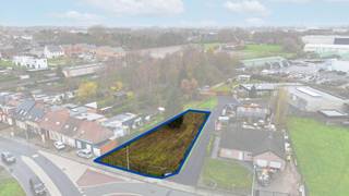 Bent u opzoek naar een mooi gelegen bouwgrond voor het realiseren van uw droomwoning in Menen, dan is dit uw kans!Dankzij de uiterst strategische...