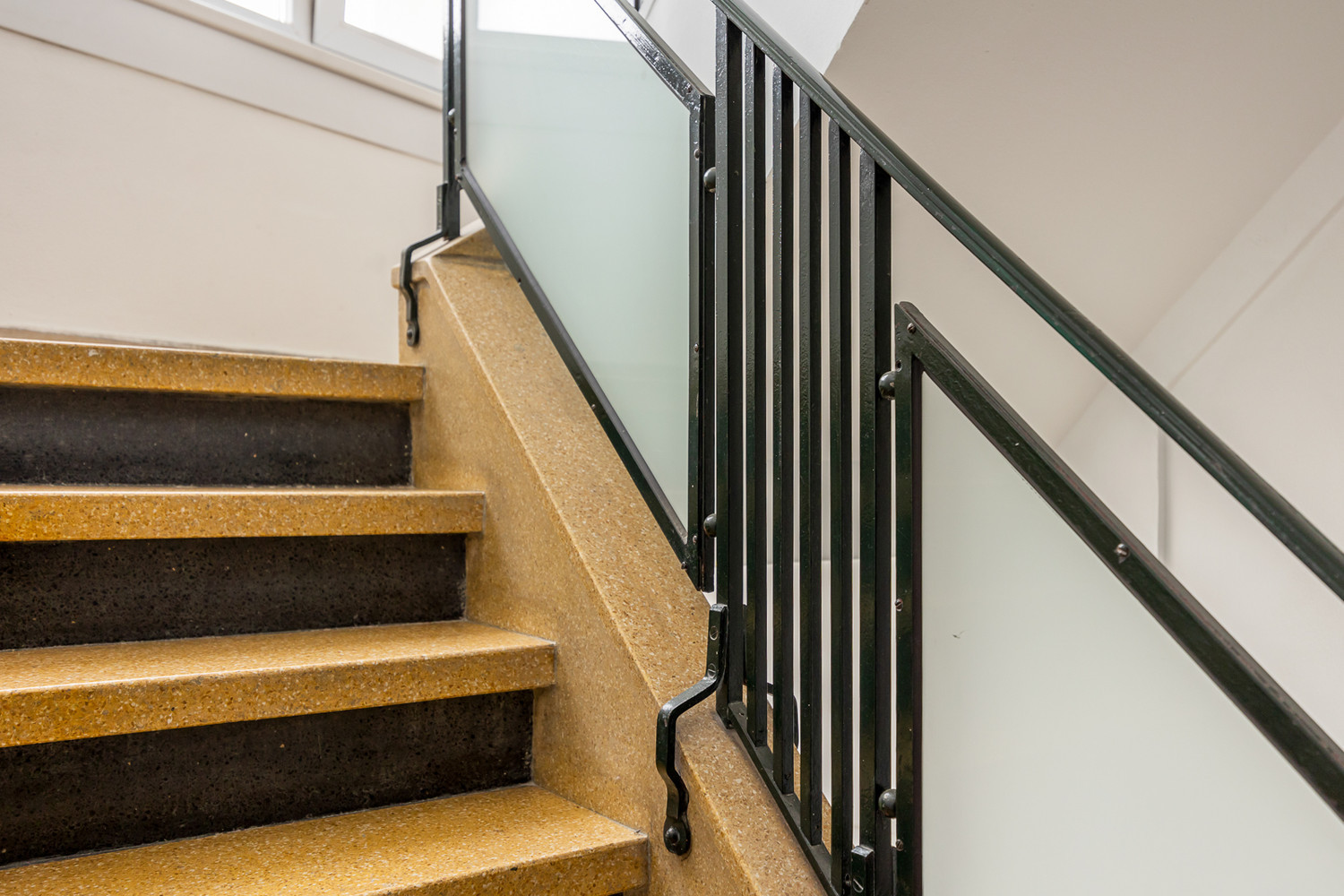 Stijvol en energiezuinig wonen in hartje Antwerpen, onder de iconische Boerentoren - 2 slk en 2 badk! - foto 4