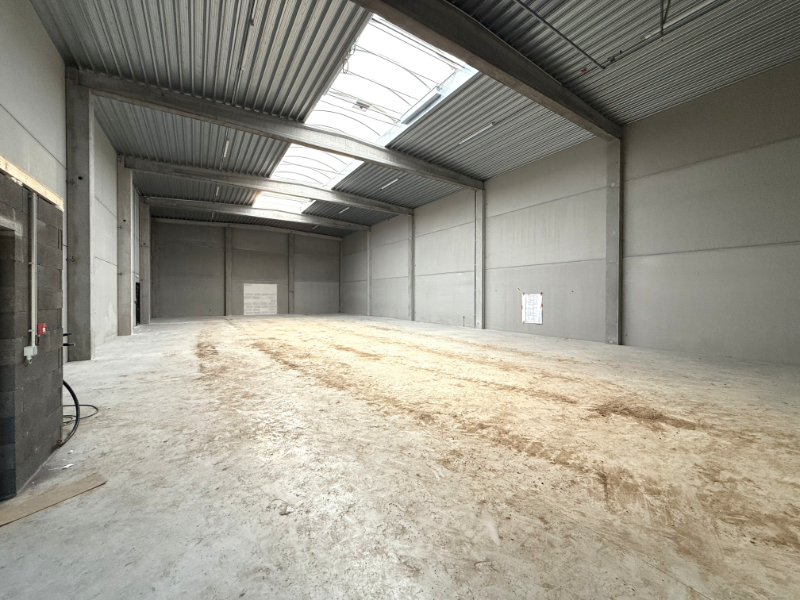 Nieuwbouw KMO-unit 407 m² op topligging in Evergem - photo 3