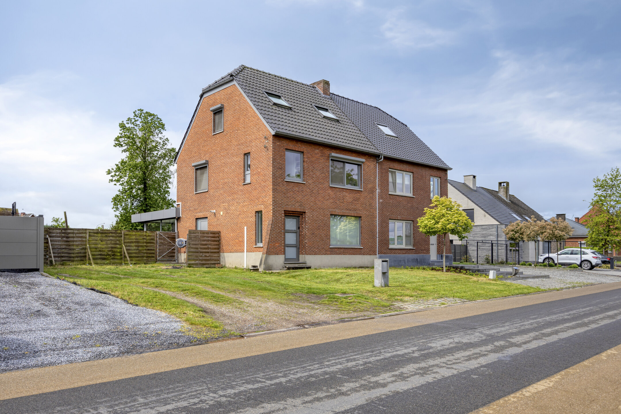 Energy-efficient renovated home with garden in Kermt - photo 1
