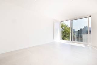 SAINT-GILLES – Ideally located between Châtelain and Place Stéphanie, close to all shops and transport links. Magnificent, bright studio apartment...