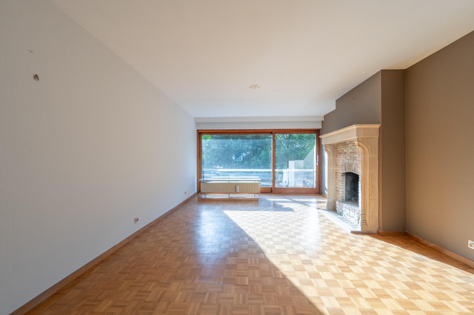 1‑Slaapkamerappartement met open zicht op het Maurice Lippensplein - foto 2