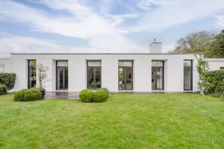 PRE-SALEDiscover this exceptional single-storey patio home in the esteemed Skatchkoff district — a quiet and green piece of heritage just...