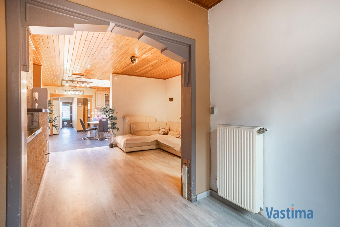 Stadswoning met zonnepanelen en tuin - foto 5