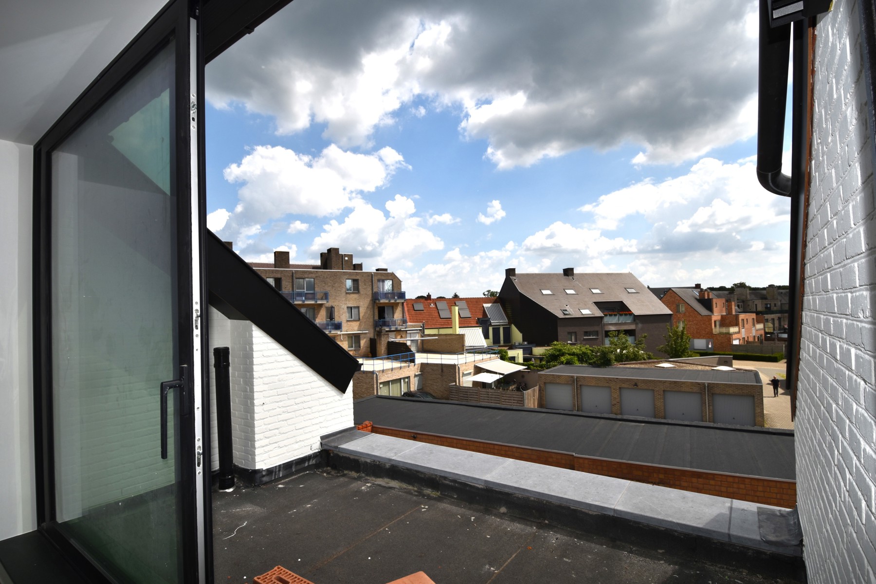 1 Slk. duplexapp. - bew. opp.: 73m² - staanplaats & berging - foto 2