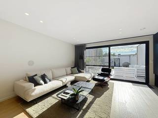 Ontdek deze prachtige woning in Knokke-Heist, strategisch gelegen op wandelafstand van het strand en de zeedijk. Dit unieke huis onderscheidt...