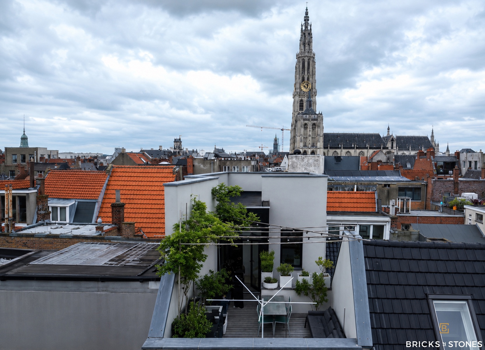 Woning aan Vrijdagsmarkt met dakterras en parking - foto 2
