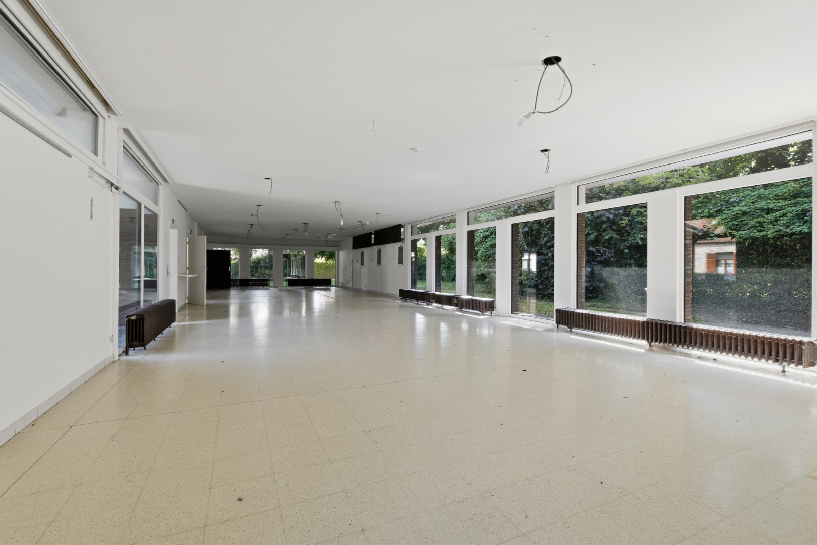 Voormalig dienstencentrum met ruime indeling en residentieel potentieel - Lissewege - foto 5