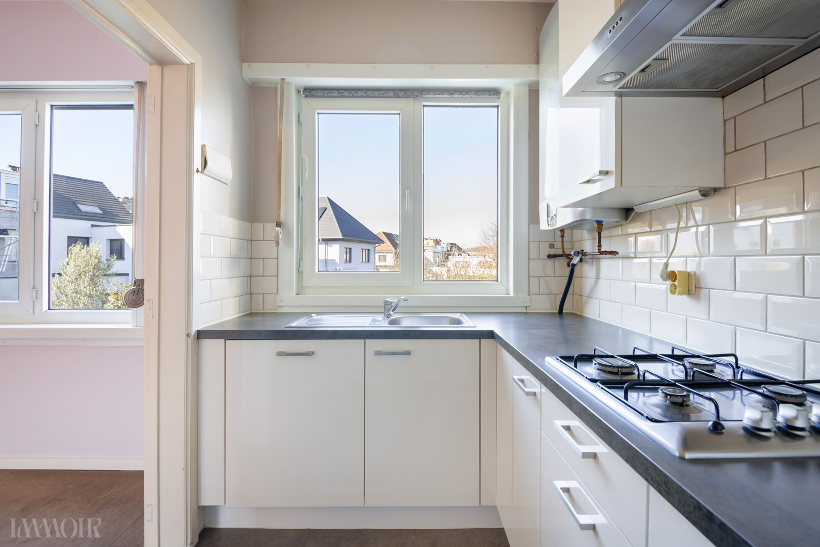 Residentieel gelegen eengezinswoning met garage en tal van mogelijkheden. - foto 4