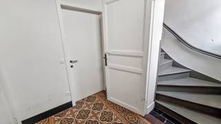 Dit appartement is gelegen nabij het centrum van Poperinge, op wandelafstand van lokale handelaars, openbaar vervoer, scholen en andere...