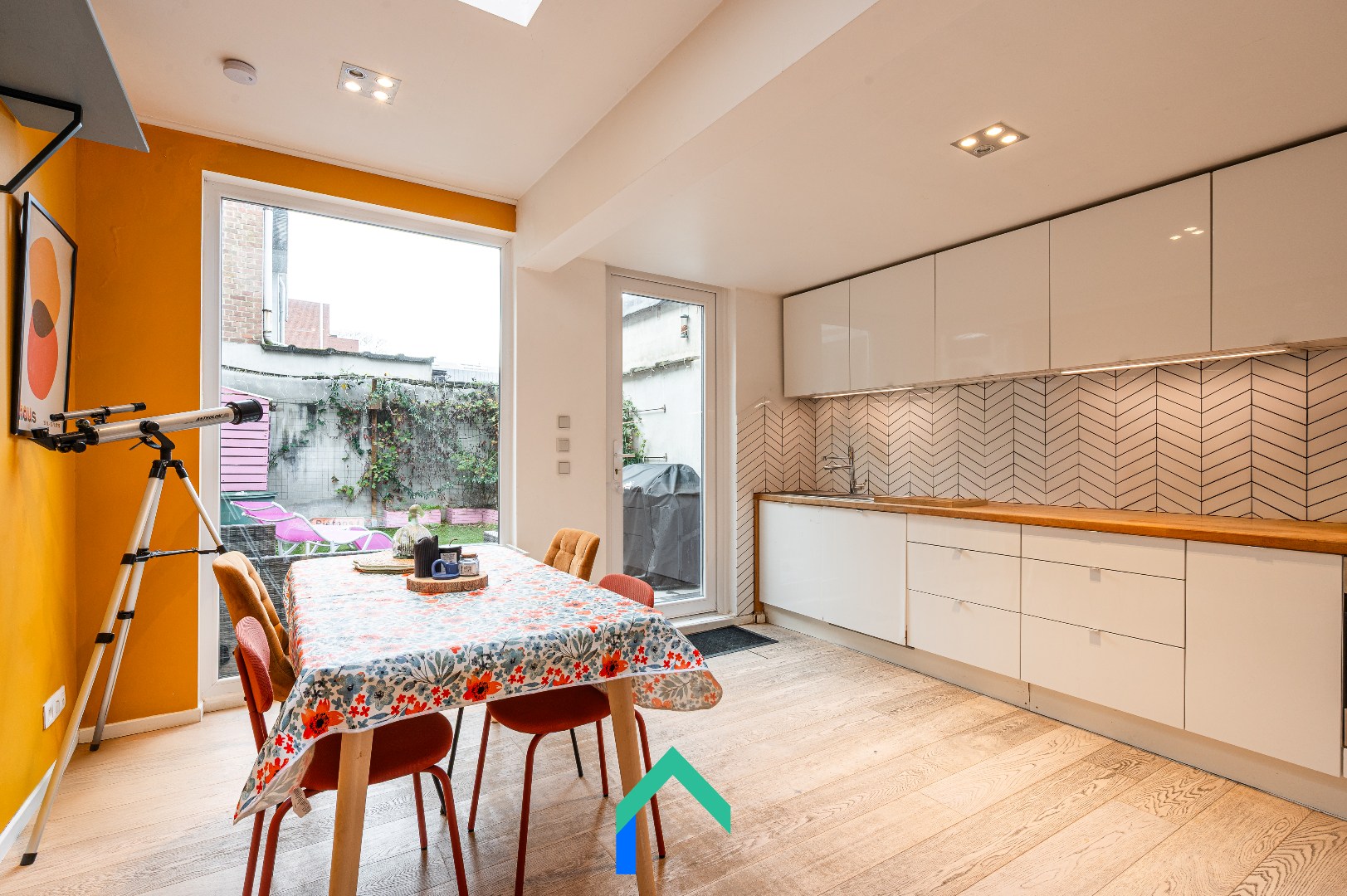 Ruime stadswoning met vier slaapkamers en tuin in hartje Gent - foto 4