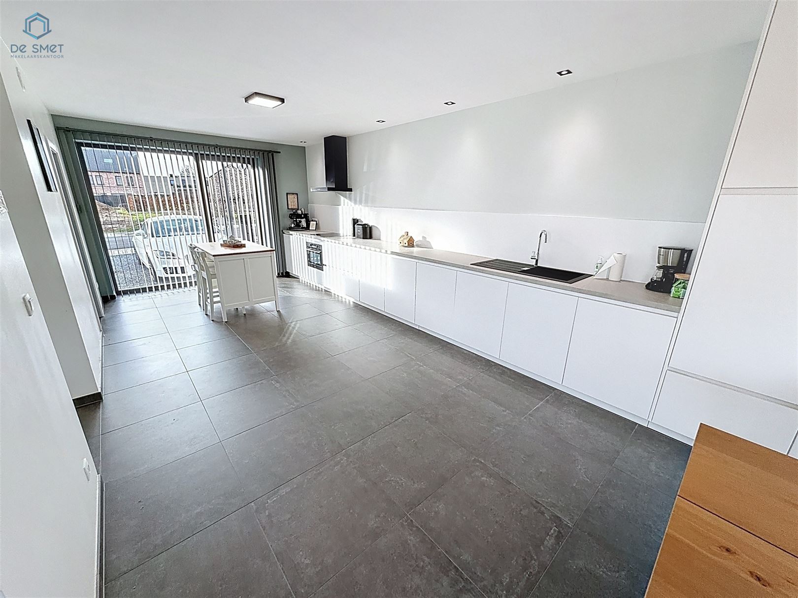 Move-in ready, energy-efficient new-build home with 4 bedrooms, terrace and garden - photo 3