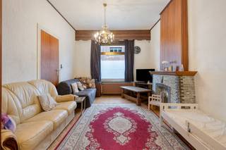 Deze op te frissen woning is gelegen in Kessel-Lo en biedt tal van mogelijkheden.Indeling:We betreden de woning via de inkomhal. Links van de...