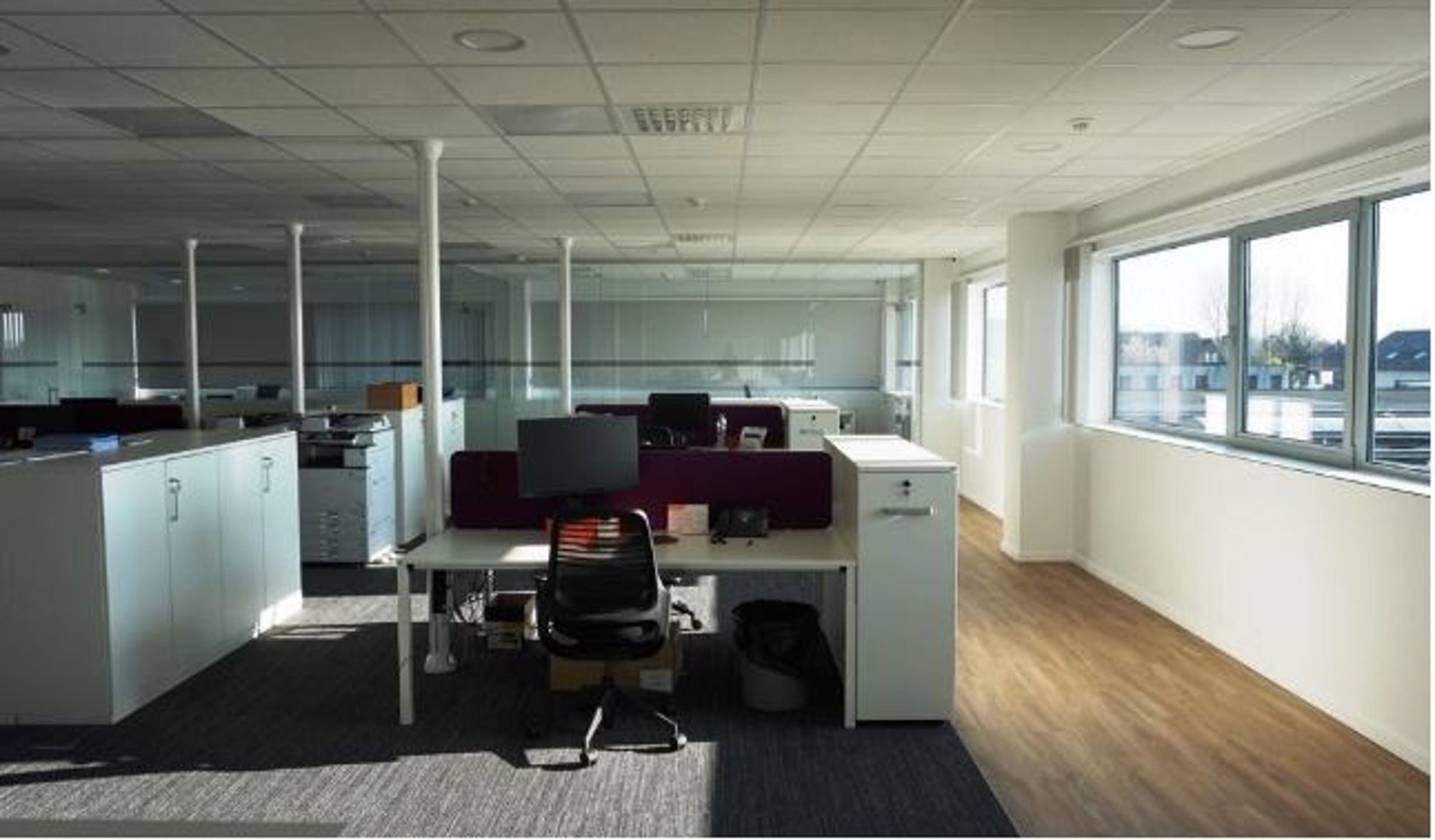 Nieuwbouwkantoorruimtes te huur, ca. 5min rijden van de E40 - foto 1