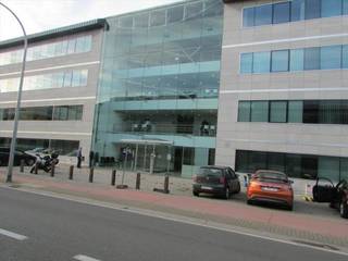 Kantoorruimtes beschikbaar in de zone Mechelen-Zuid. Vlak bij oprit E19. Bedrijfsrestaurant op de site. Kantoren zijn flexibel indeelbaar.