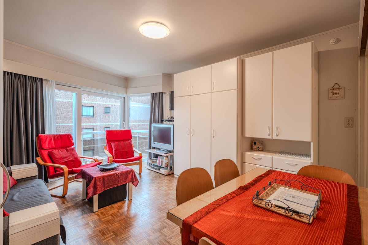 Studio met aparte slaapruimte en zijdelings zeezicht! - foto 5