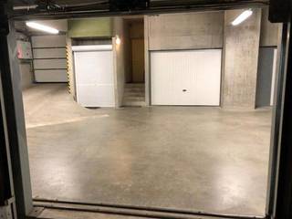 Deze vlot toegankelijke garage bevindt zich op slechts 200 meter van de zeedijk, ideaal voor wie een veilige en praktische parkeeroplossing zoekt...