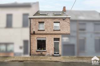 [[ DIT PAND NEEMT DEEL AAN DE ERA OPEN HUIZEN DAG OP 6/12 VAN 14:30 TOT 15:30 ]]Ben je op zoek naar een instapklare woning met 3 slaapkamers,...