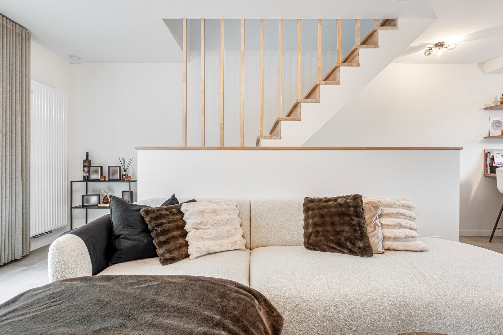 Compleet gerenoveerde woning met 2 terrassen op toplocatie! - photo 3