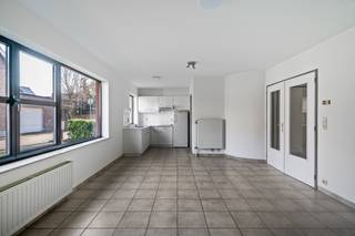 Dit instapklare appartement, gelegen op gelijkvloerse verdieping van een goed onderhouden, kleinschalig gebouw nabij het centrum van Wommelgem,...