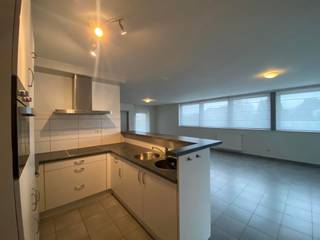 RUIM APPARTEMENT MET 2 SLAAPKAMERSDit lichtrijke appartement is gelegen net buiten het centrum van Meeuwen op de eerste verdieping van dit complex...