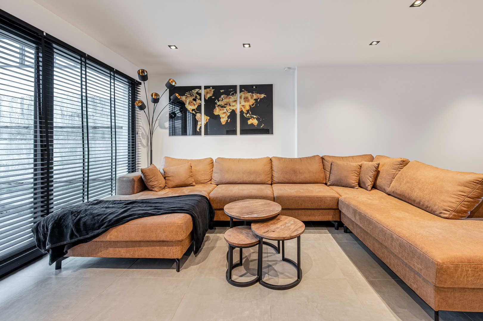 Gerenoveerde starterswoning achterin gelegen met leuk zonneterras en 3 slkmrs! - foto 5