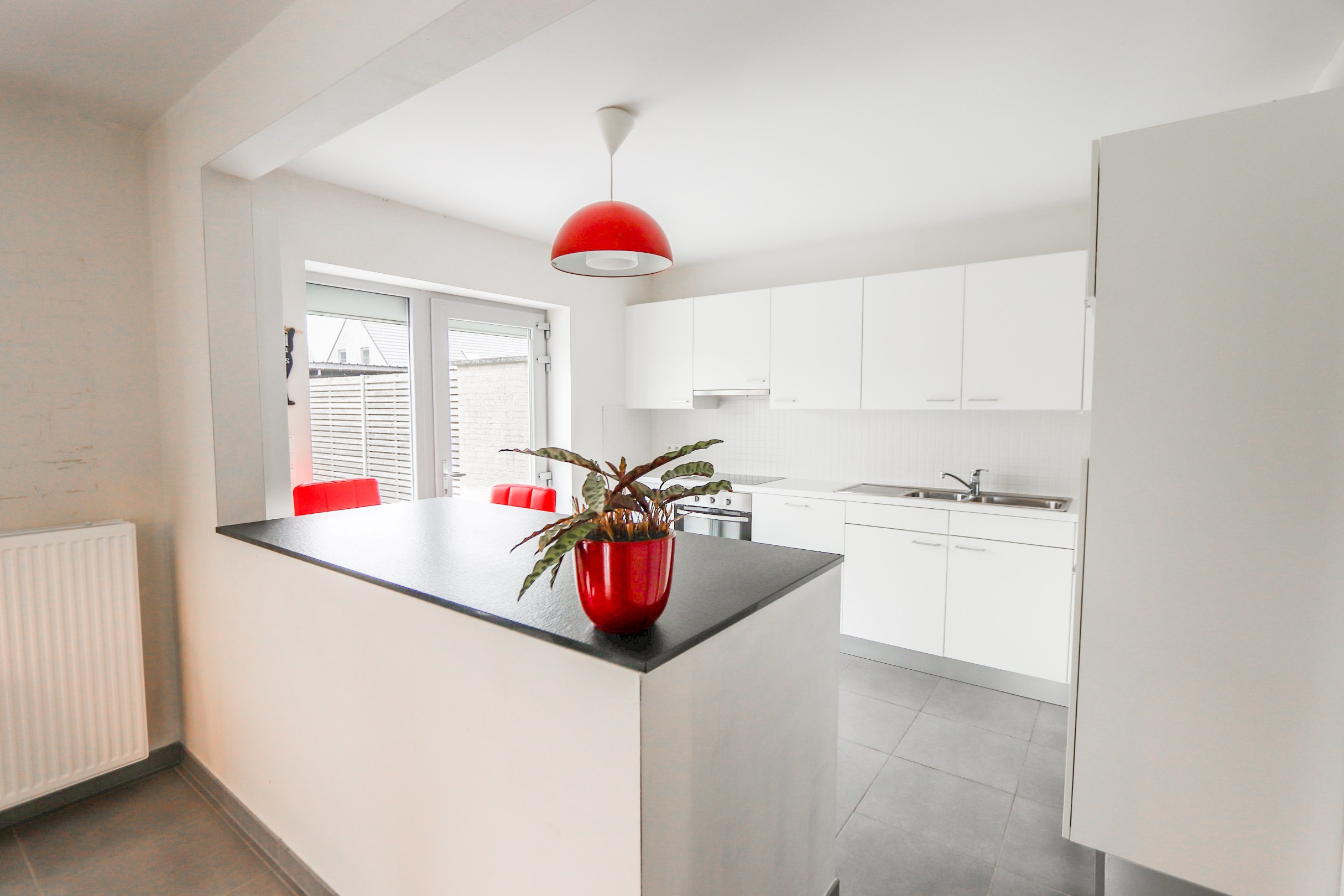 RECENTE GEZINSWONING MET TUIN EN GARAGE - foto 5