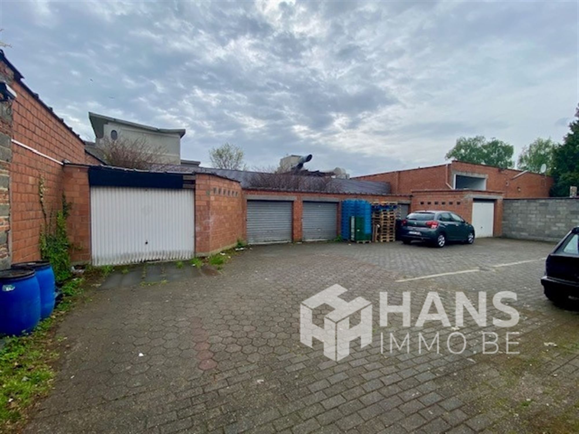 Multiple garage boxes for sale in Deurne - photo 4