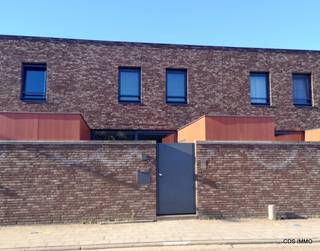 MODERNE WONING MET TUIN EN GARAGEIdeaal gelegen MODERNE WONING met afgesloten brede GARAGE en tuin, op wandelafstand van Gasthuisberg en vlakbij...