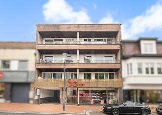 En plein cœur de Waterloo, découvrez cet appartement entièrement rénové, idéalement situé à proximité immédiate de toutes les commodités et...