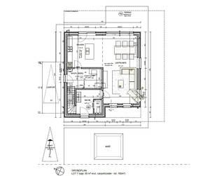 INDELING VAN DE WONING<br /><br />GELIJKVLOERS<br /><br />- Inkomhal- Gastentoilet- Leefruimte met open keuken- Trap naar boven- Berging/wasplaats- Carport<br />EERSTE VERDIEP<br /><br />- Nachthal met zolderluik- Apart toilet- Badkamer- 3 slaapkamers<br />ZOLDERVERDIEP<br /><br />- Zolderruimte<br />Afbeeldingen zijn steeds illustratief en contractueel niet bindend.<br /><br />De koper heeft deels nog inspraak in de stijl en afwerking van de woning voor zover deze zaken niet werden vastgelegd door vergunning of bestelling van materialen.<br /><br />TIP: Hoe sneller U beslist in de bouwfase, des te meer inspraak U heeft in de keuze van materialen en/of afwerking.<br /><br />ECO-uitvoering dat voldoet aan strenge energienormen.<br /><br />- Zonnepanelen- Doorgedreven isolatie- Warmtepomp i.p.v. gas- Vloerverwarming- Ventilatie D- Max. E-peil = 30- Elektriciteitsaansluiting : 3 fasen