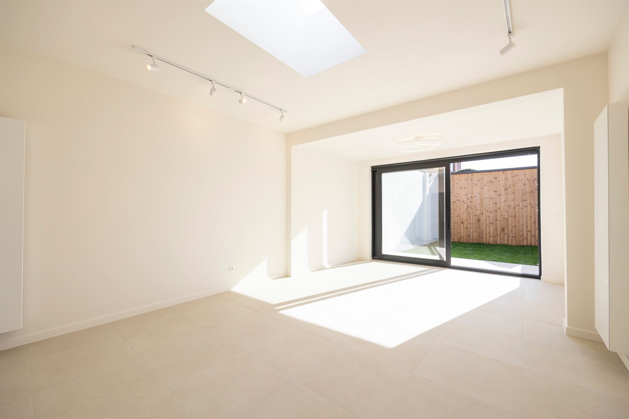 Volledig gerenoveerde woning met tuin in Mechelen - foto 5