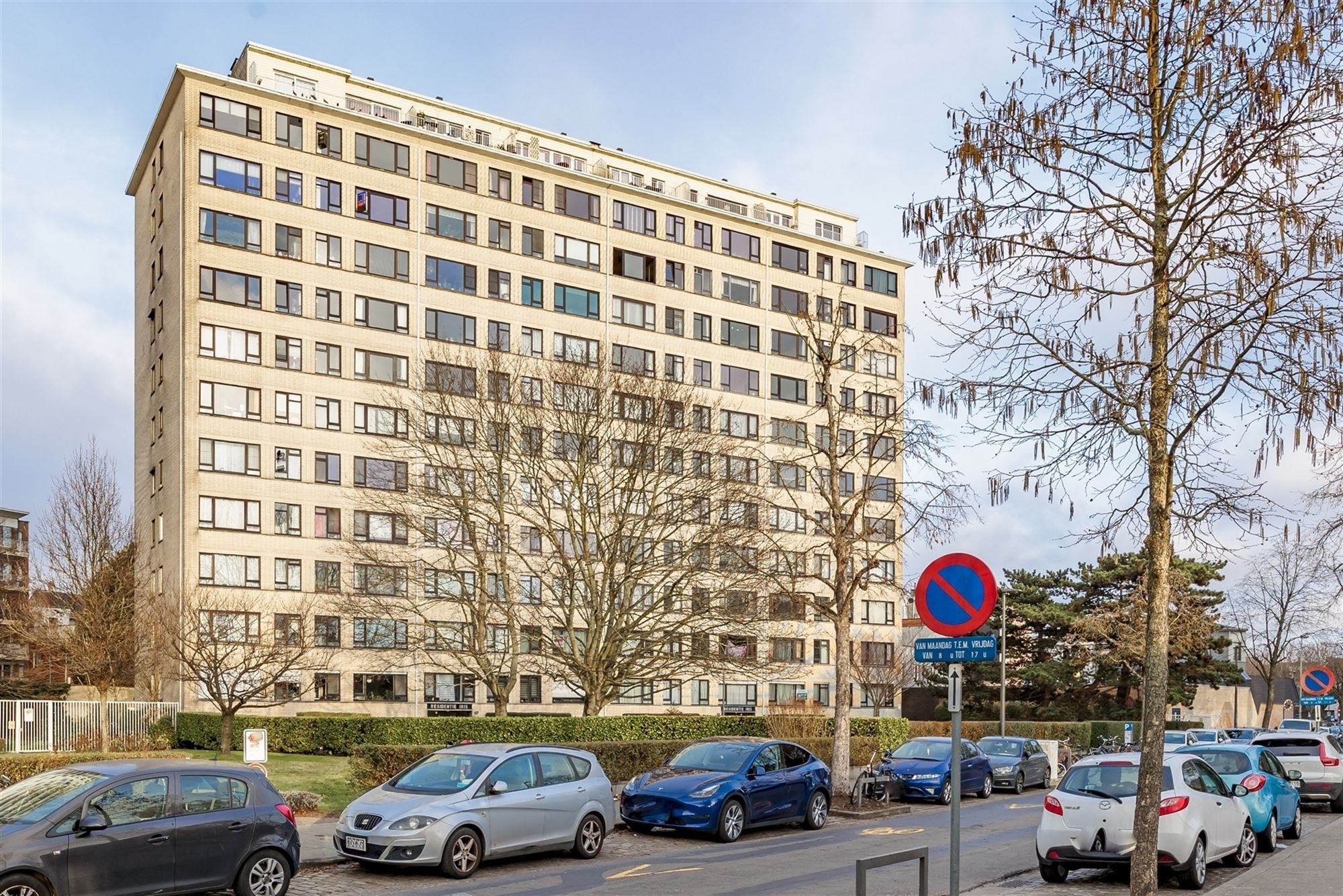 Appartement met 2 slaapkamers en terras. Parking mogelijk. - foto 4
