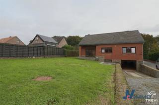 Composition :Sous-sol : garage : 39,96 m², cave : 12,95 m², local chaufferie/buanderie : 10,90 m².Rez-de-Chaussée : hall d'entré : 9,03 m², living :...
