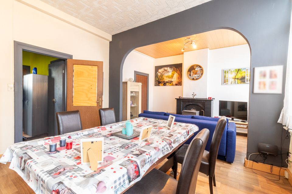 Opbrengsteigendom met ruim magazijn en appartement. - foto 3