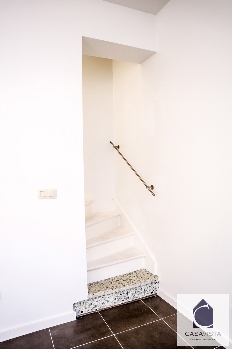 STIJLVOLLE HERENWONING MET 4 BOUWLAGEN - foto 3