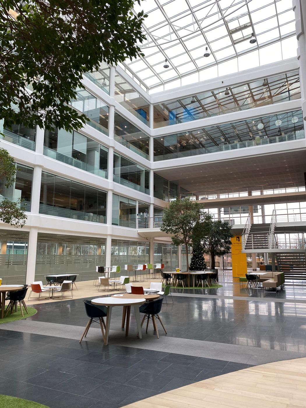 844 m² high-tech kantoor met unieke visibiliteit langs de A201 - foto 5