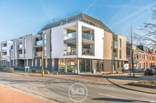 Ben jij klaar om jouw zaak naar een hoger niveau te tillen? Dan is dit handelspand in het hart van Rumst precies wat je zoekt.Dit instapklare pand...