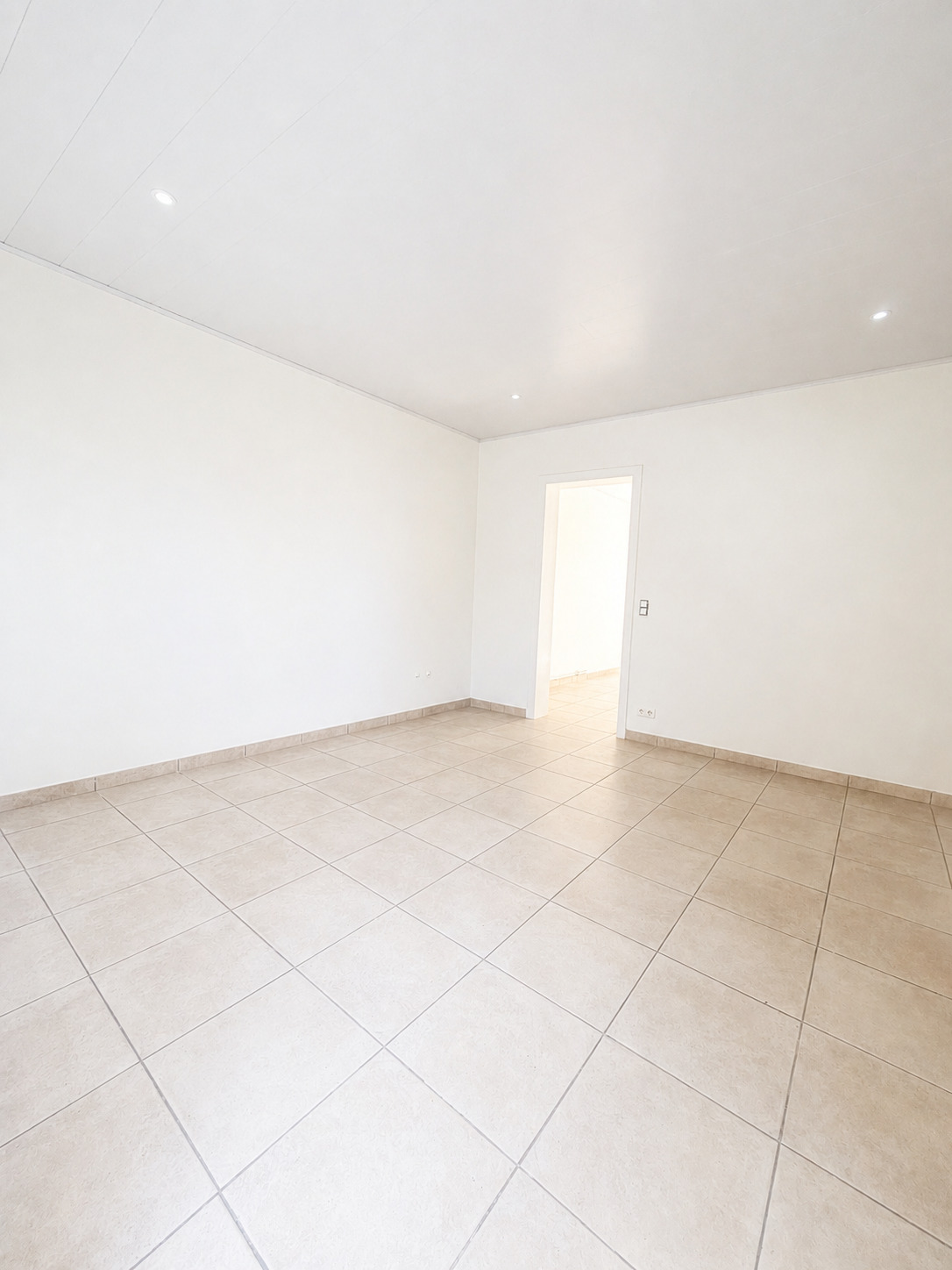 Charmante woning te huur in het centrum van Nieuwkerke - foto 2