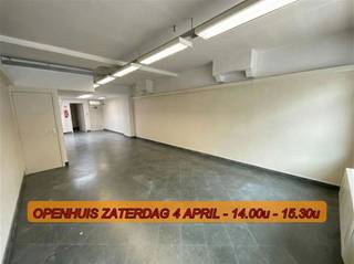 OPENHUIS ZATERDAG 4 APRIL VAN 14.00u - 15.30u - Uniek gelegen in het levendige centrum van Wevelgem, biedt dit veelzijdige pand een geweldige...
