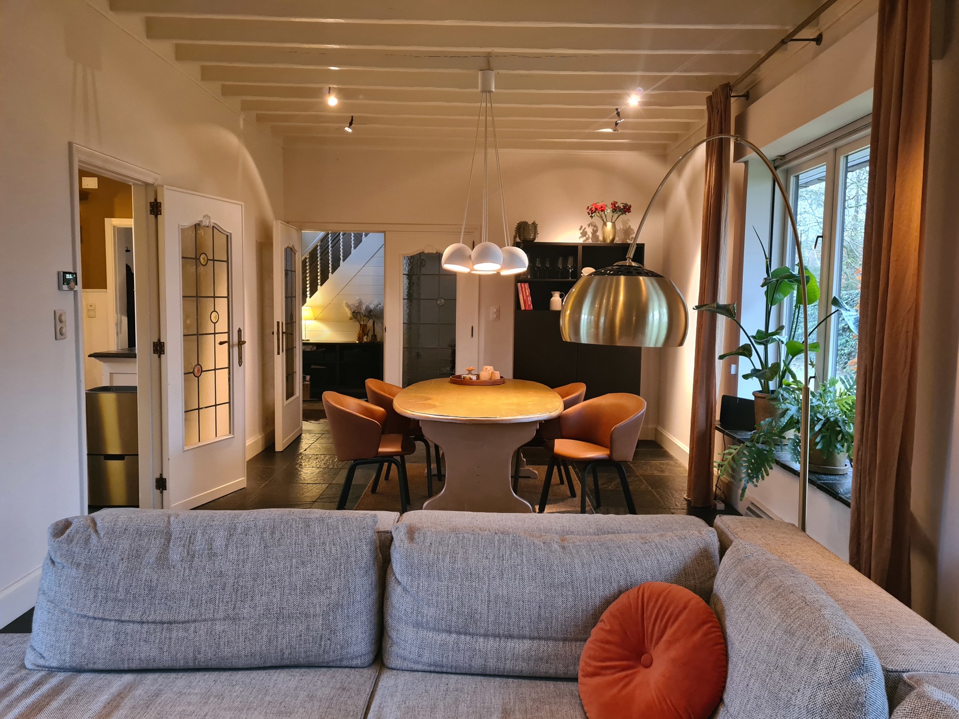 Rustig en residentieel gelegen villa op 1.500m². - foto 3