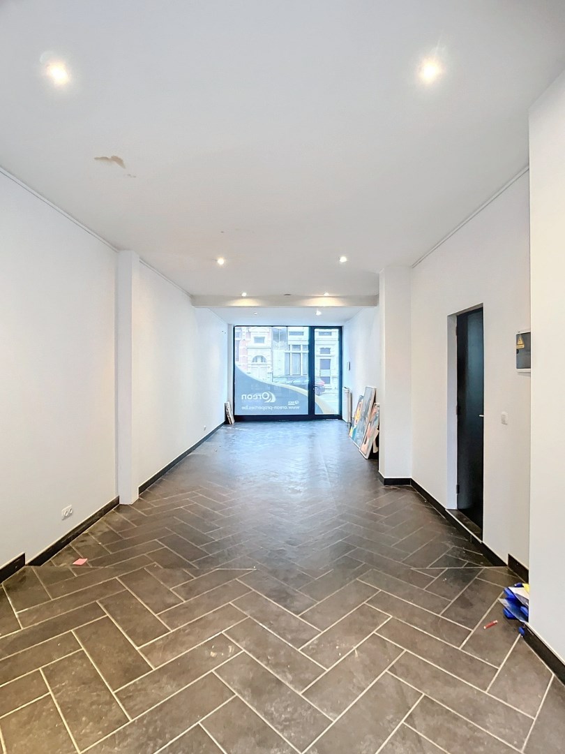 Commercial à louer à Anvers - photo 4